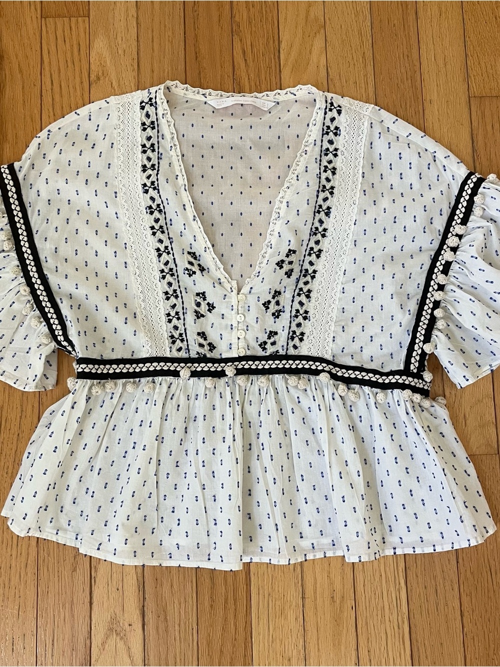 Zara Trafaluc Womens S ivory Bell Sleeves V-Neck Embroidered Boho Top